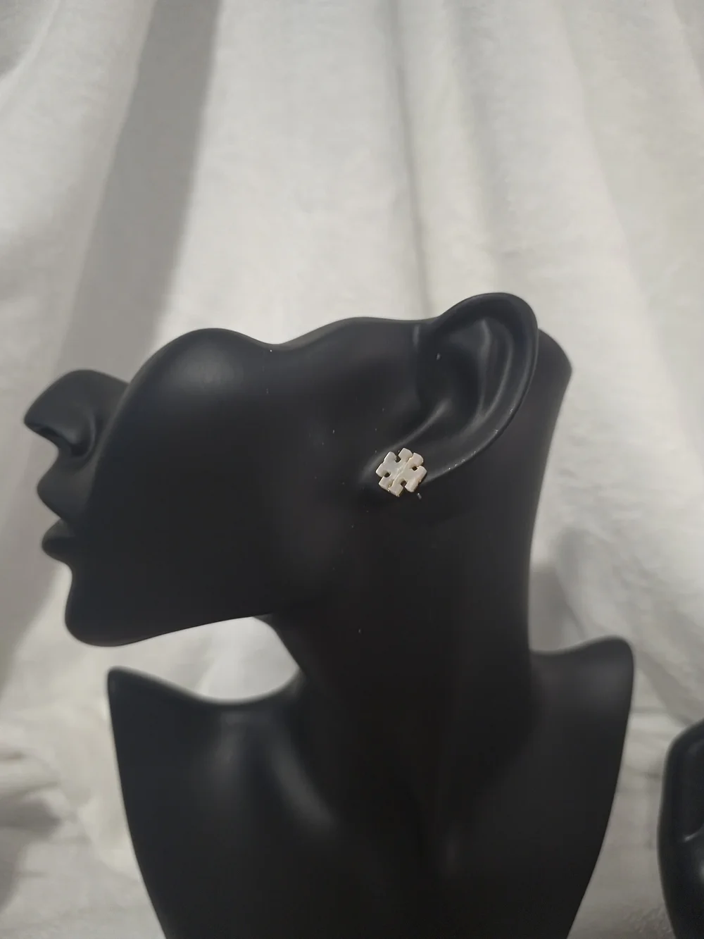 Women Accessories Identification